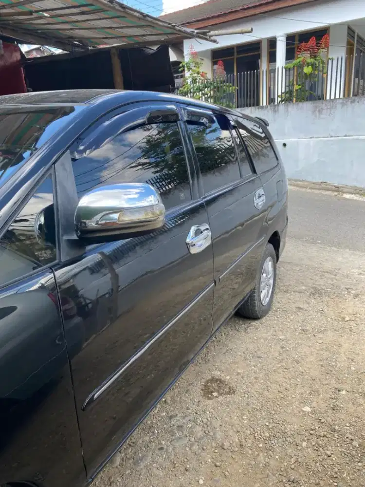 Kijang Innova 2.0 V Mt 2009