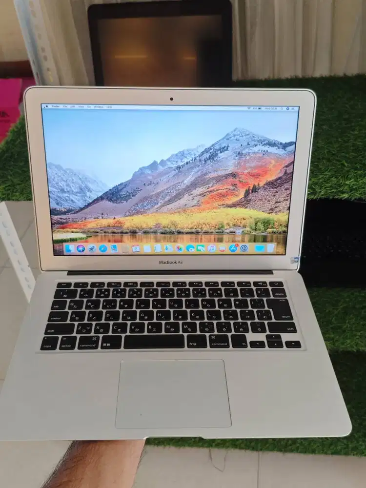 Apple MacBook Air 2011 Core i5 Laptop Bekas Berkualitas