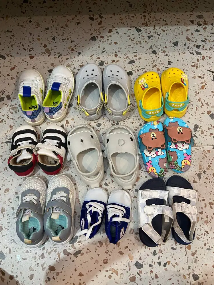 Pakaian & Sepatu Sandal Anak (+/- 30item)