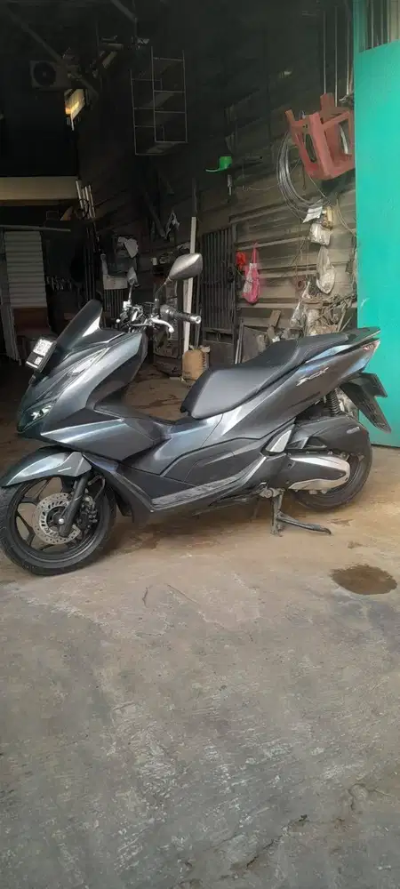 Honda PCX 160 CBS 2022 Abu-Abu