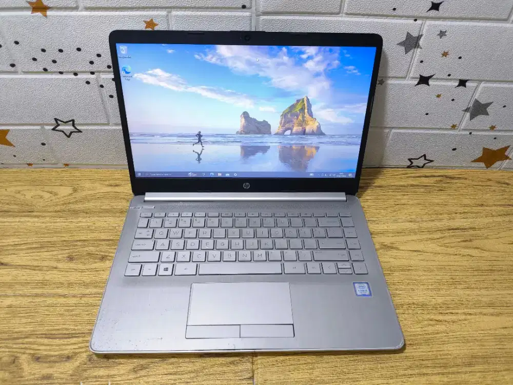 Laptop hp14s ram 4gb SSD 128gb Intel core i3 gen7 ngebuttt