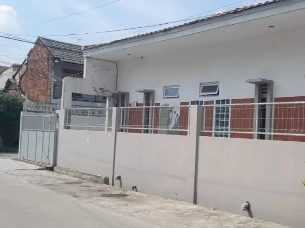 Rumah dan Gudang di Komplek Karaba indah Karawang Barat