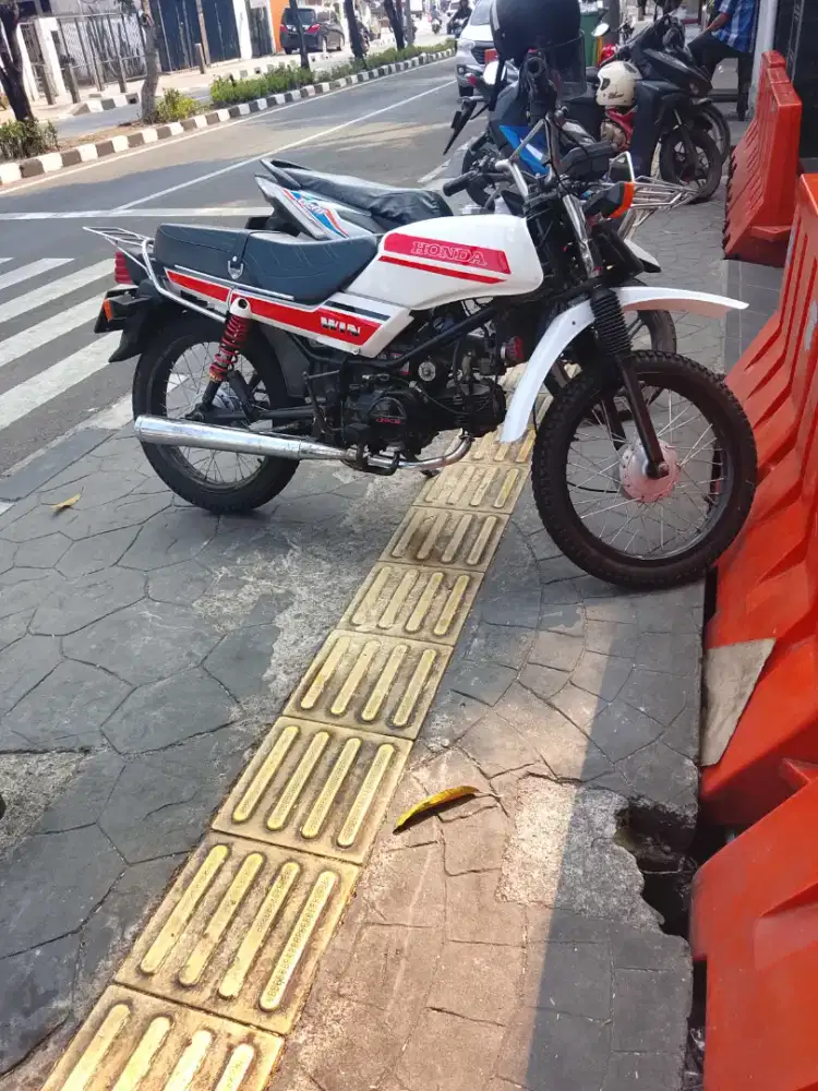dijual Honda win warna putih surat lengkap