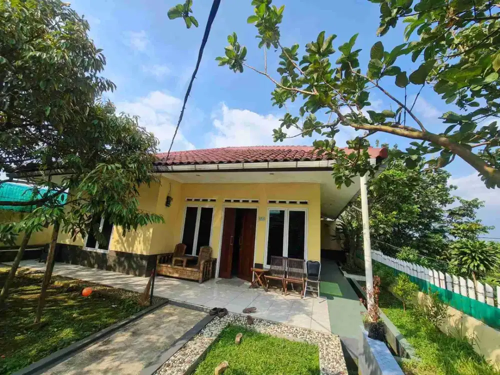 Rumah Villa Jalan Raya Cijeruk, Kab Bogor