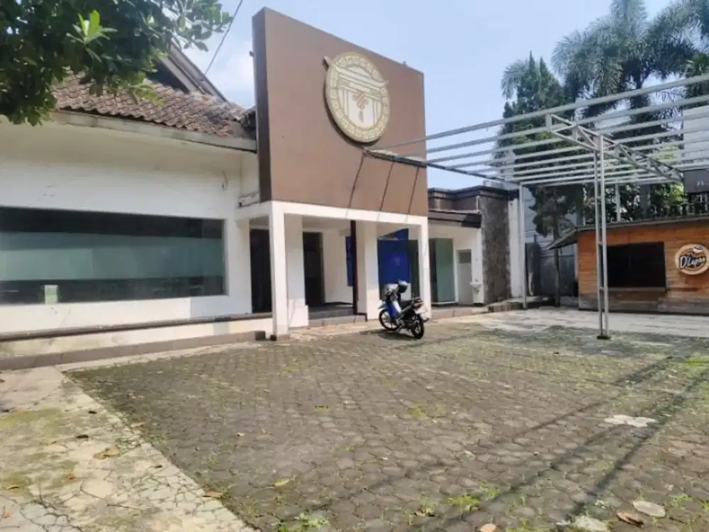 Rumah tempat Usaha yg Strategis dan Ramai  di tengah kota Bandung jalan Cipto