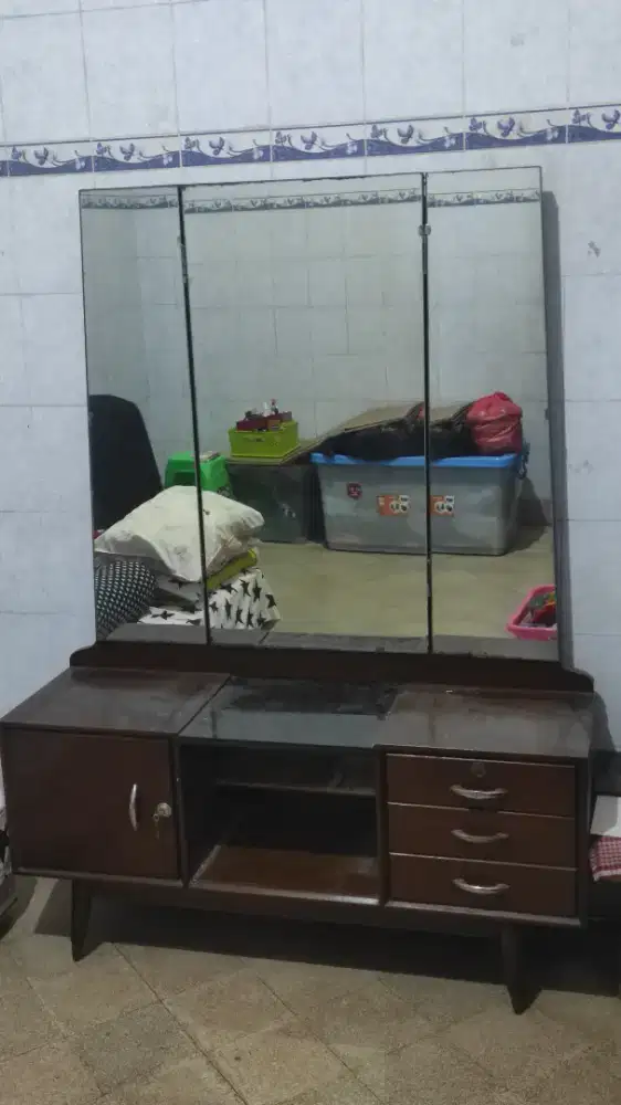 Meja Rias bekas kondisi bagus