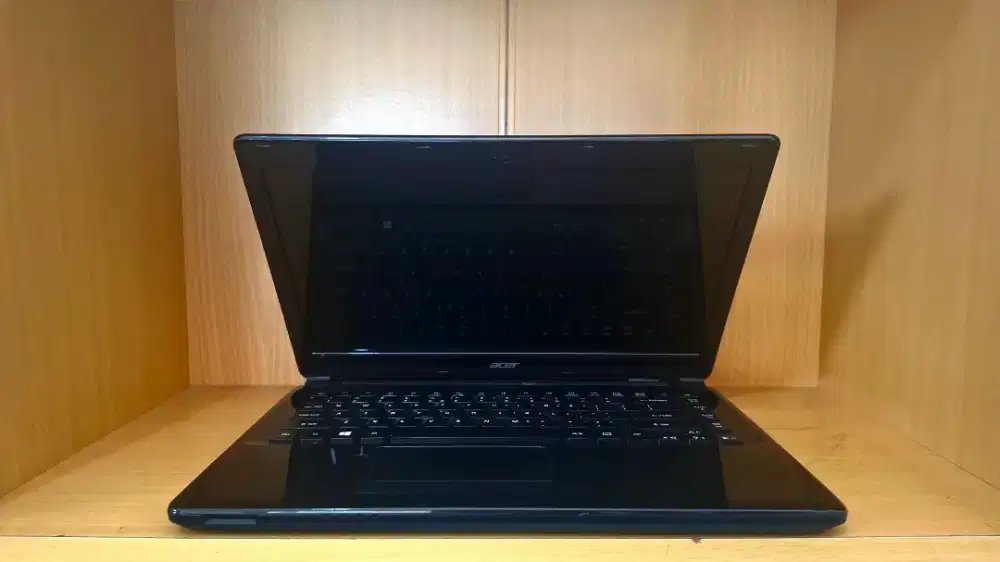 ACER E1-471, core i3gen3, RAM 4GB. Siap pakai & bergaransi!