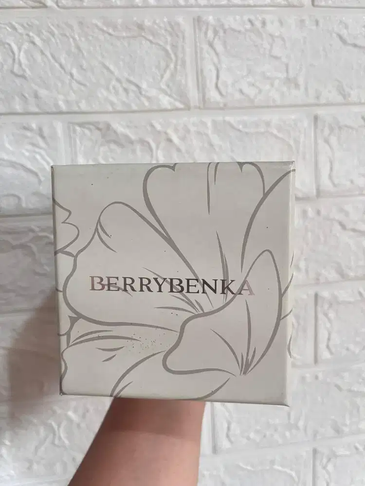 BERRY BENKA JAM TANGAN