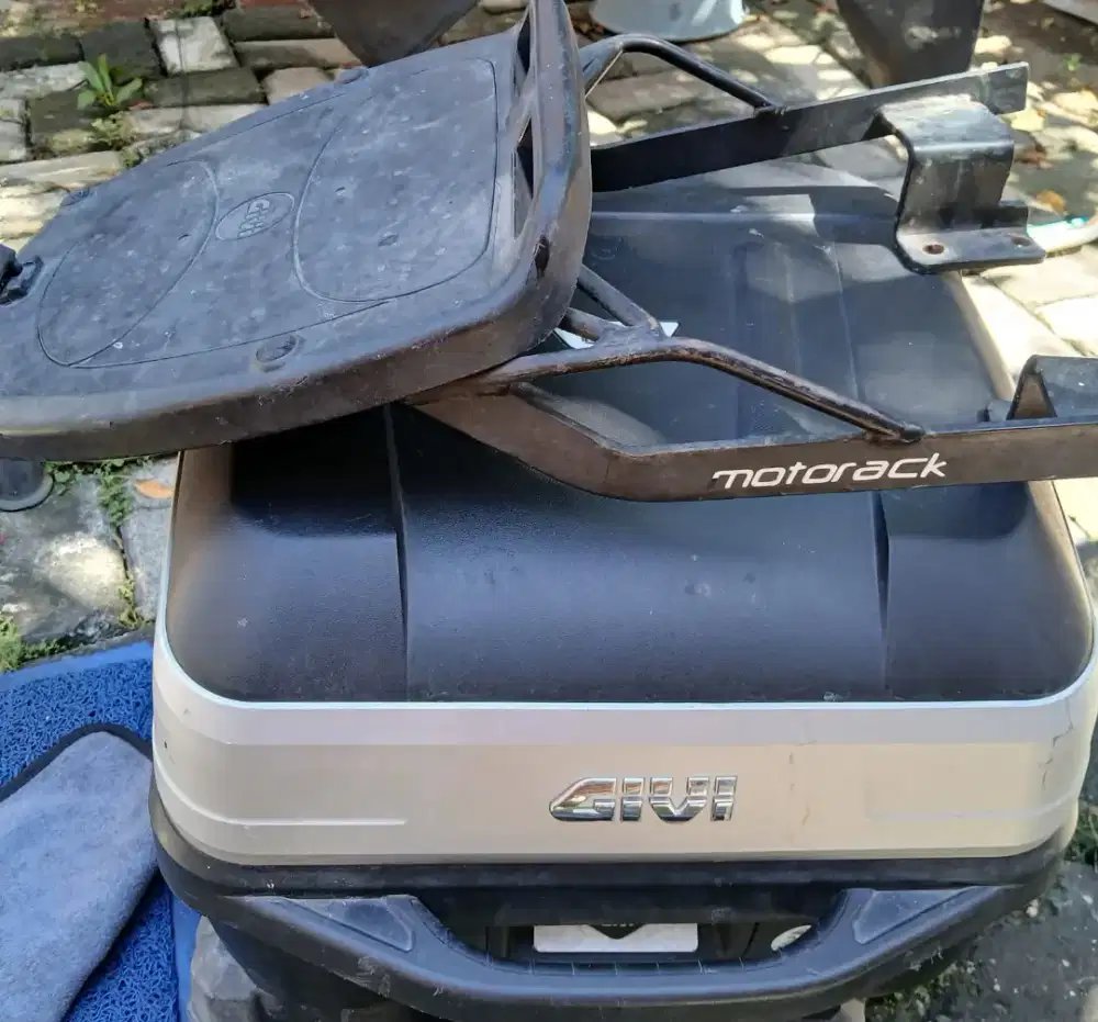 Bracket dan Box Givi