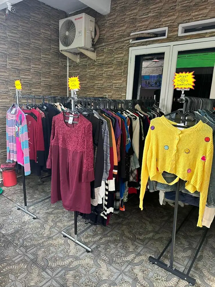 Oper usaha baju baru dan mantan