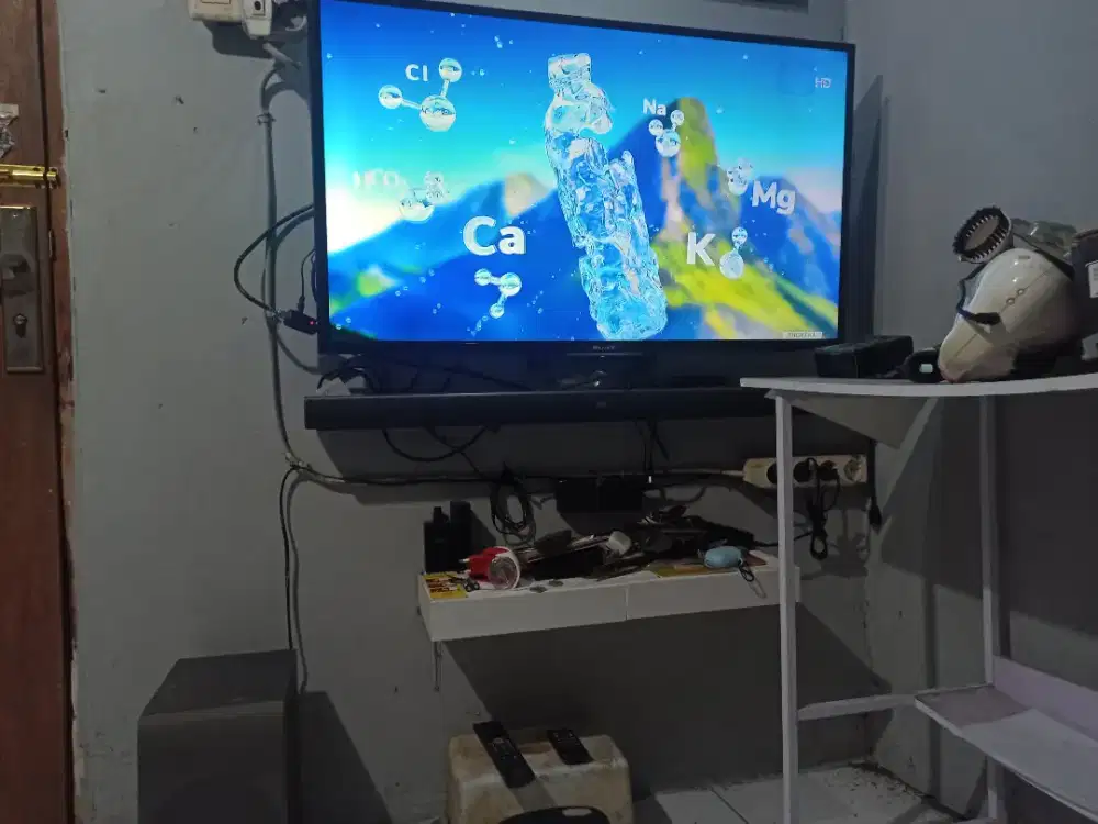 Smart TV Sony 40 beserta soundbar lg