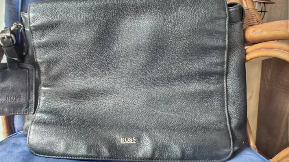 Tas Selempang Kulit HUGO Berkualitas