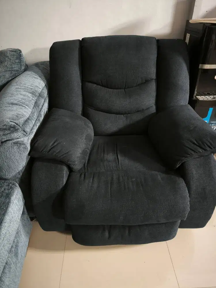 DIJUAL RUGI Kursi Recliner Informa Tulen Warna Navy
