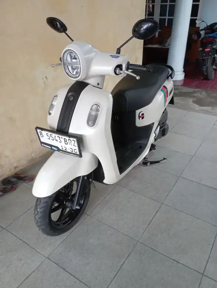 Yamaha fazzio hybrid 2025 kondisi bagus