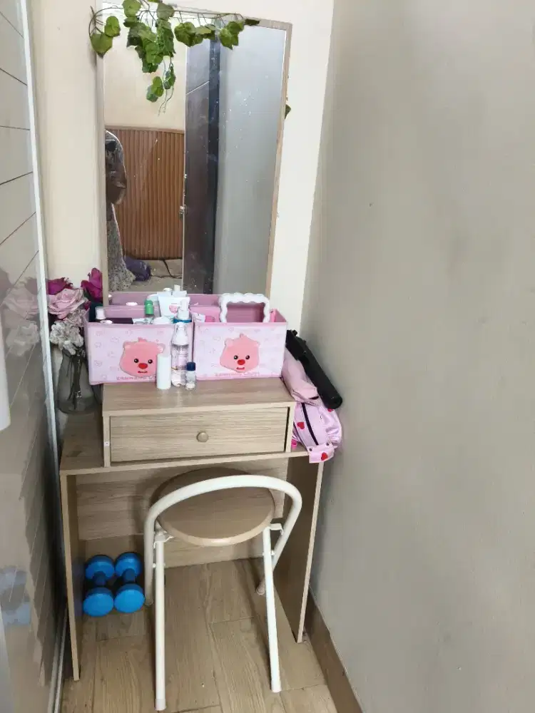 Meja rias Selma good kondisi
