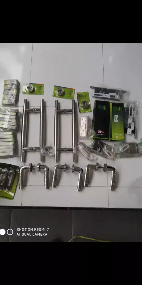 Jual Handel, Engsel dan Kunci Pintu Merek Balleza.