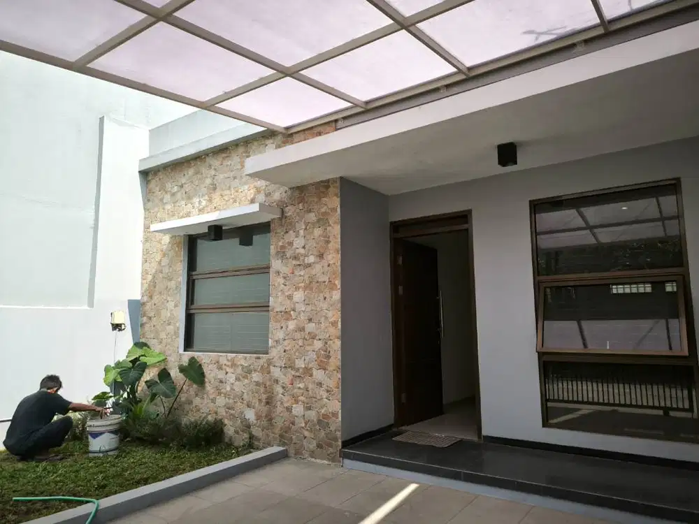 Dijual Rumah Full Renovasi di Taman Kopo Indah Bandung