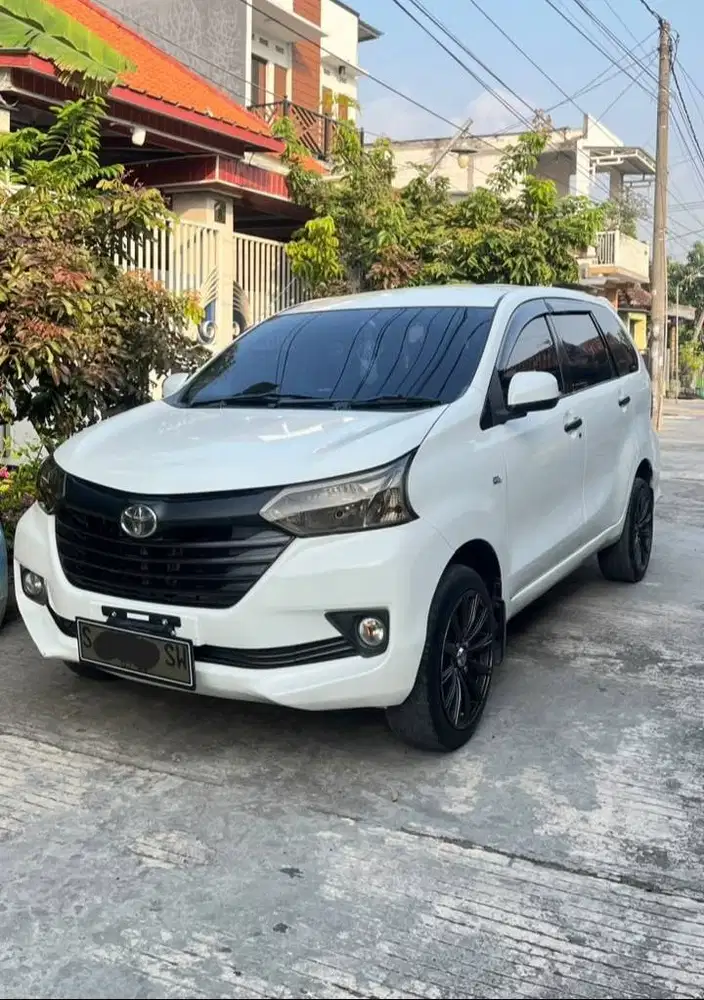 Avanza Putih Manual E 2016 (Plat S)