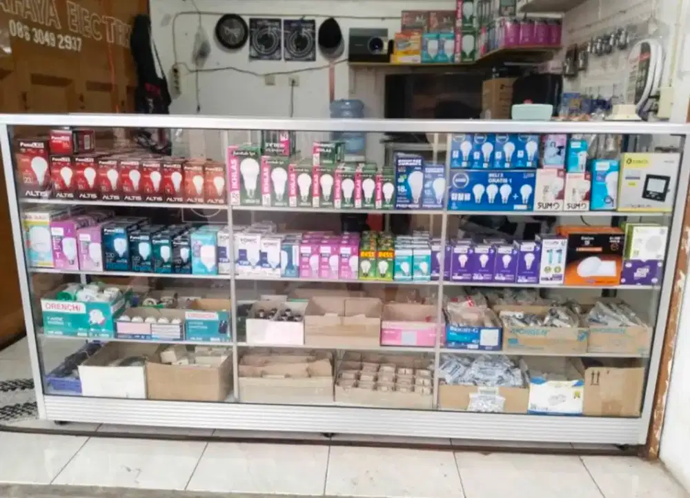 Jual Etalase Bekas usaha alat listrik No minus