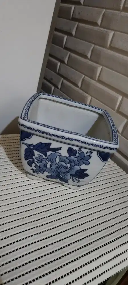 Pot bunga blue white cina