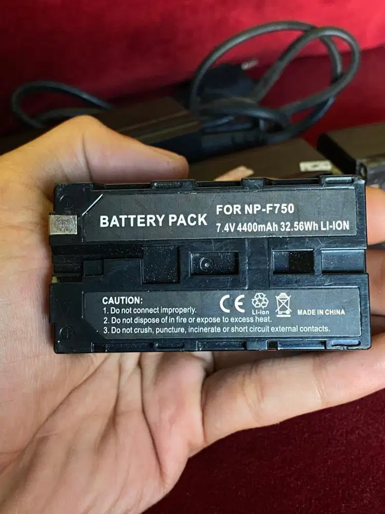Baterai Kamera NP-F750 4400 mAh