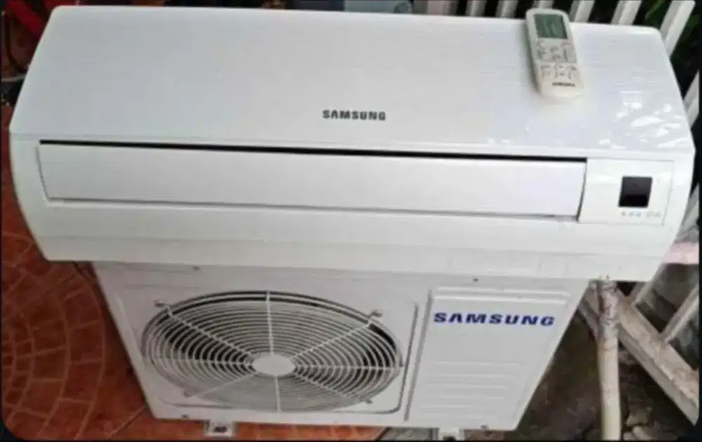 Jual ac Samsung 1/2 pk R 410 lowwt 360 watt kondisi 95% ori semua