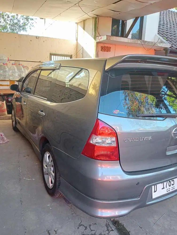 Nissan Grand livina 2012 Bensin