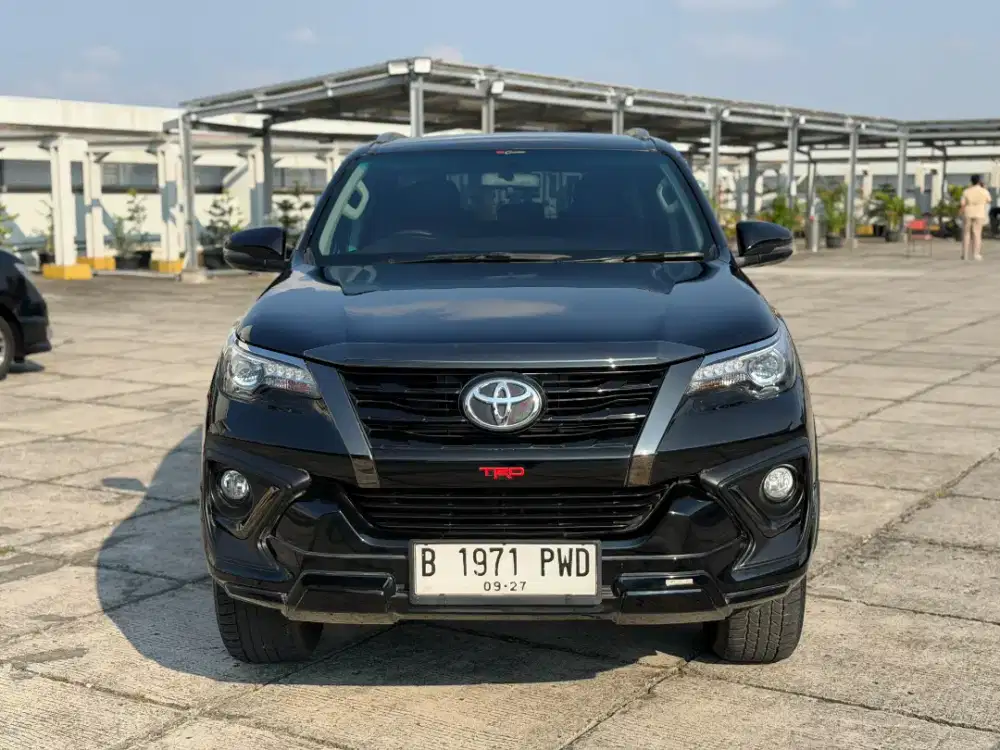 Fortuner G VRZ TRD at  ~km