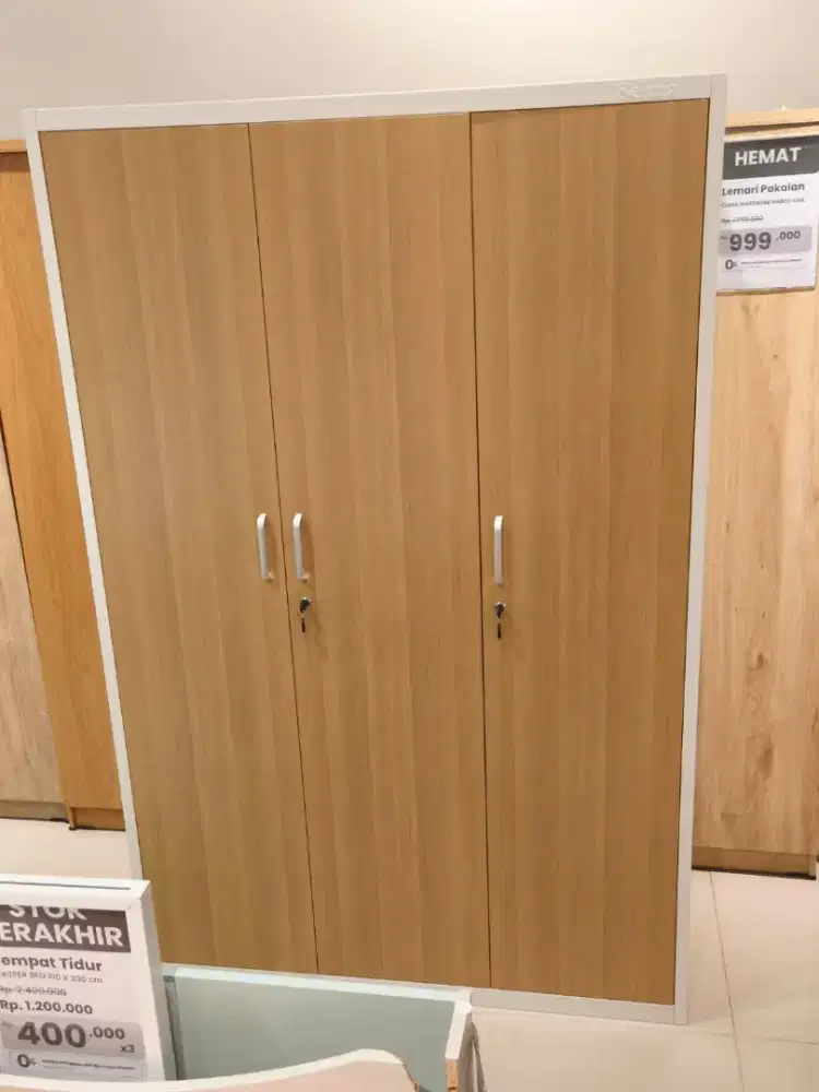 Lemari Metal 3 Pintu Baru Murah
