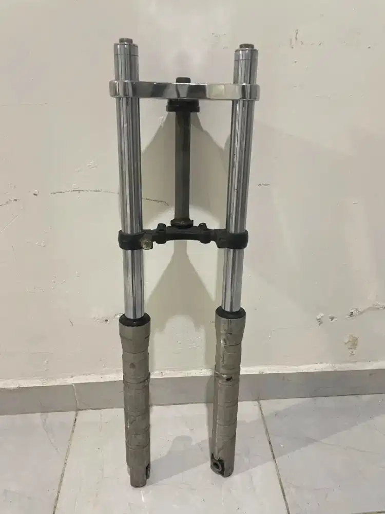 Shock depan tiger original segitiga atas chrome