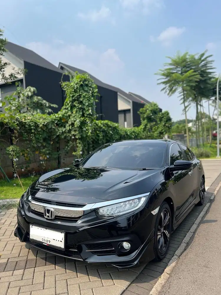 Honda Civic Turbo Prestige 2018 Km Low