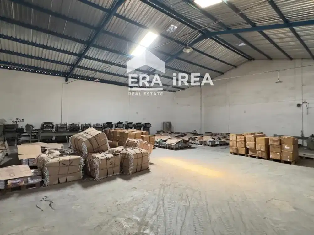 GUDANG DAN RUMAH DIJUAL DEKAT LUWES PALUR SOLO TIMUR