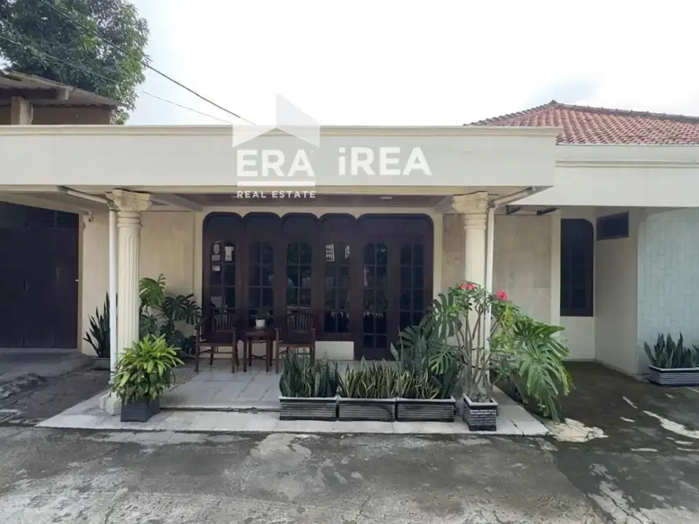 RUMAH DAN GUDANG DIJUAL DEKAT KAMPUS UNS SOLO