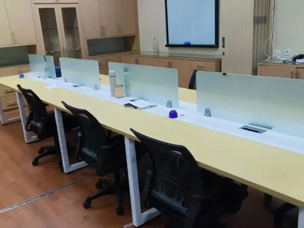 Disewakan Office APL Tower Furnished Ready September