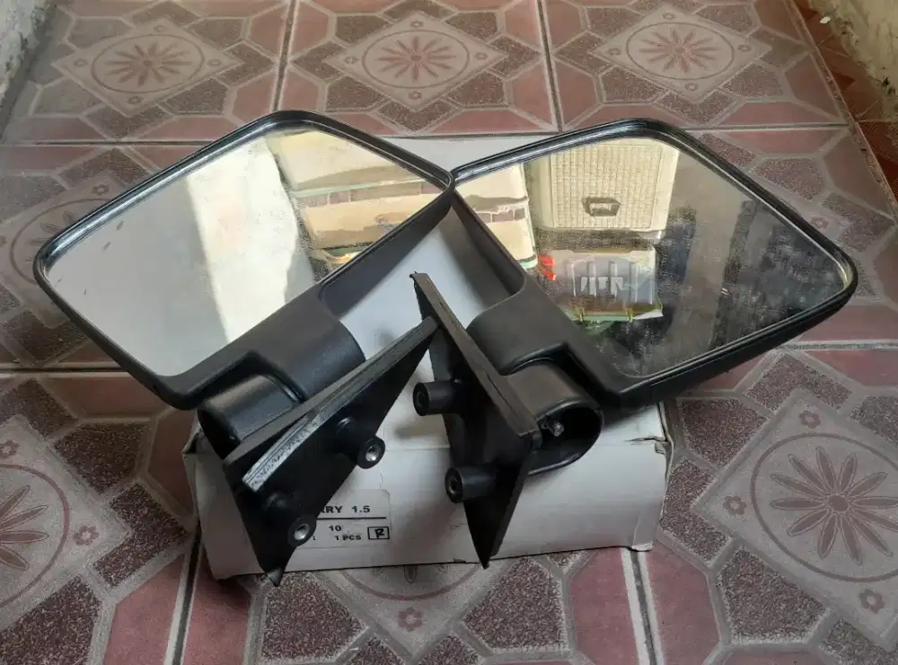 Kaca Spion Futura.