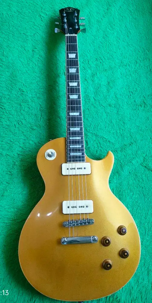 Gitar listrik bekas