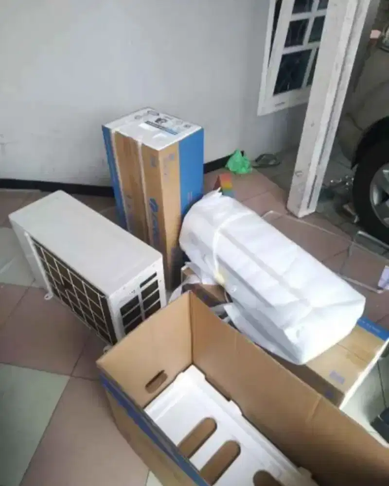 SERVICE AC BONGKAR PASANG AC CUCI AC TAMBAH/ISI FREON VAKUM DLL