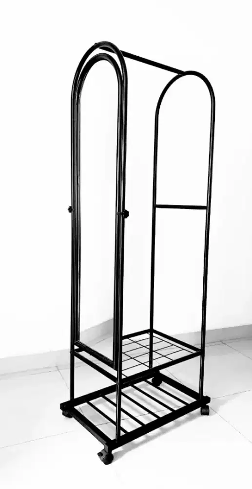 Standing Mirror Informa Cermin dengan Gantungan Baju dilengkapi roda