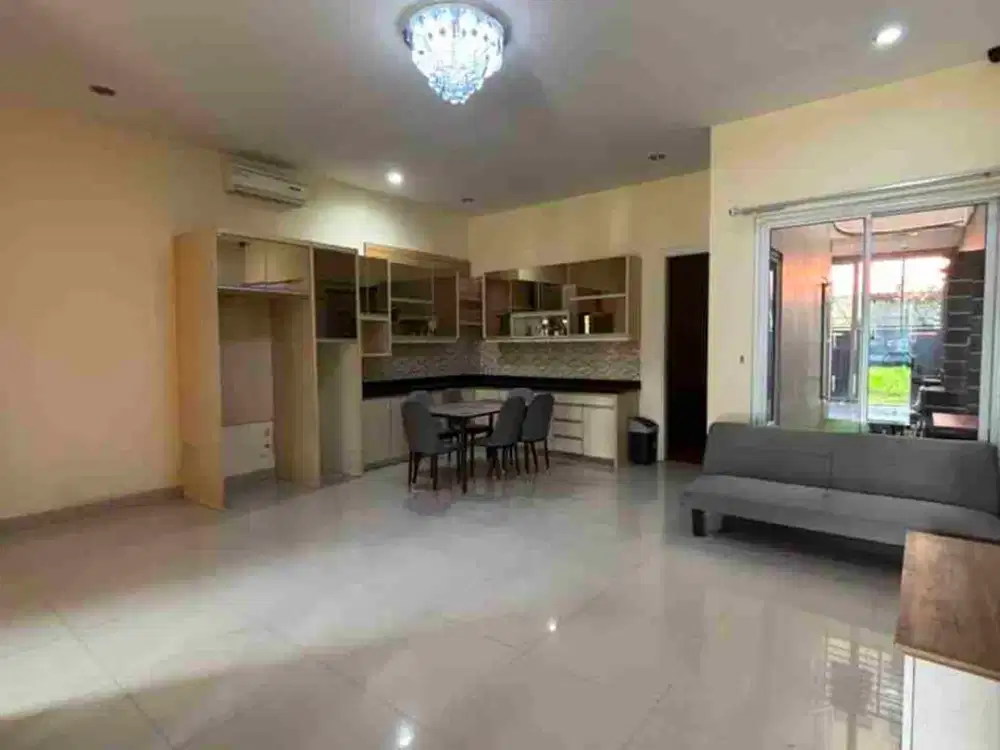 Rumah Luas, Pencahayaan Bagus di Cluster Alora, Lippo Karawaci