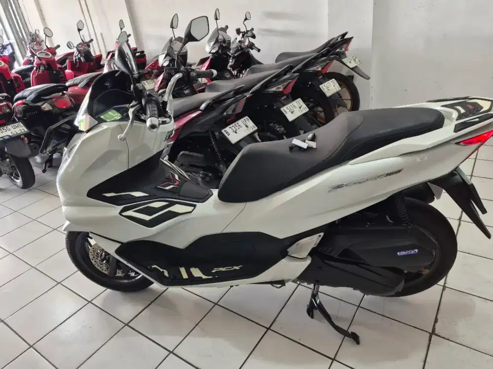 PCX 160  2024 KM 13RIBU OKe cas/ kredit DP 1500