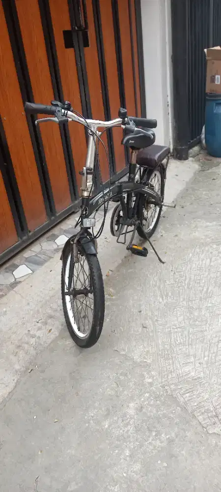 Sepeda lipat *REGAZZA* bukan buatan cina.