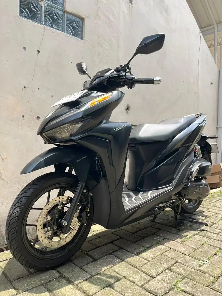 Honda Vario 125 CBS ISS Hitam 2022
