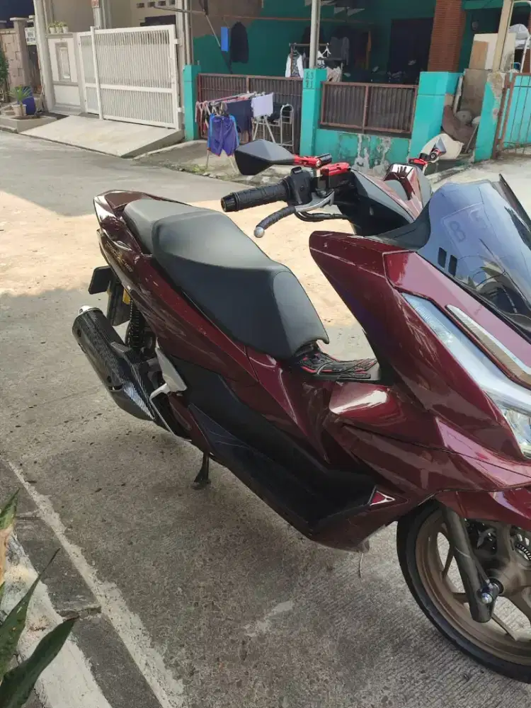 DIJUAL CEPAT! HONDA PCX ROADSYNC LIKE NEW