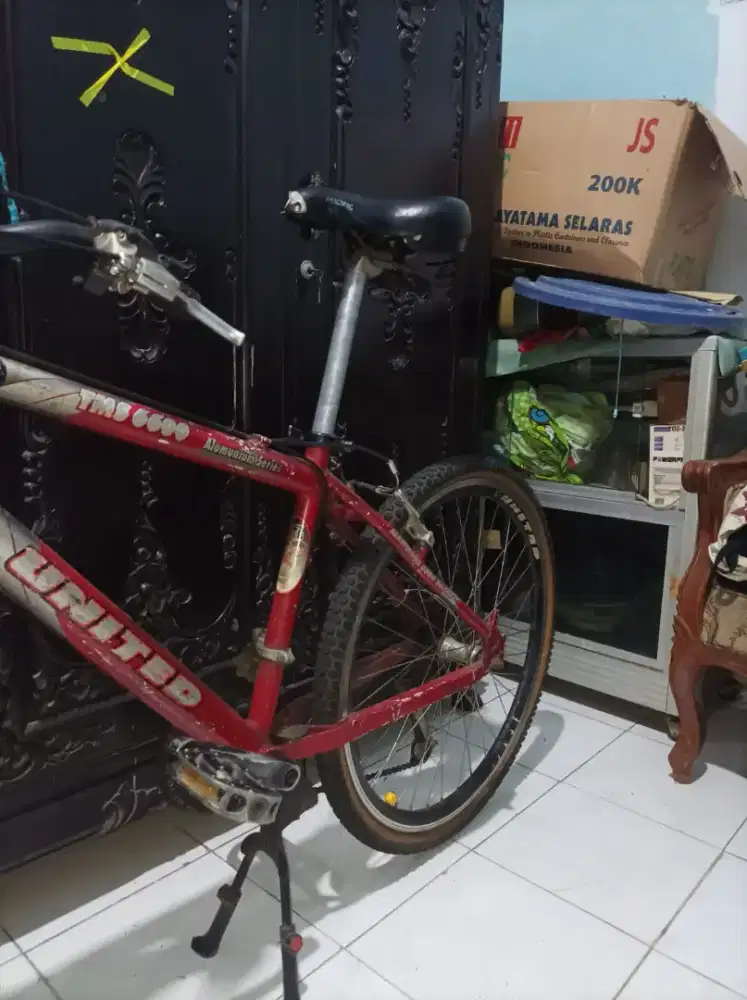 sepeda gunung (MTB) bekas merek United model TMS 6600