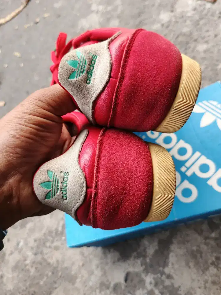 Jual sepatu Adidas japan original size 44 bisa kirim bayar cod d