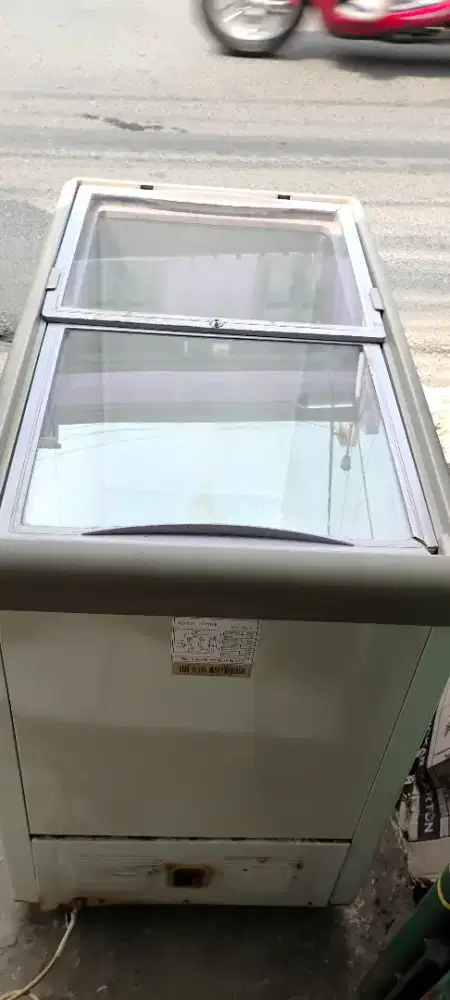 Chest Freezer Sleeding GEA (SD-185) Kompresor Mati