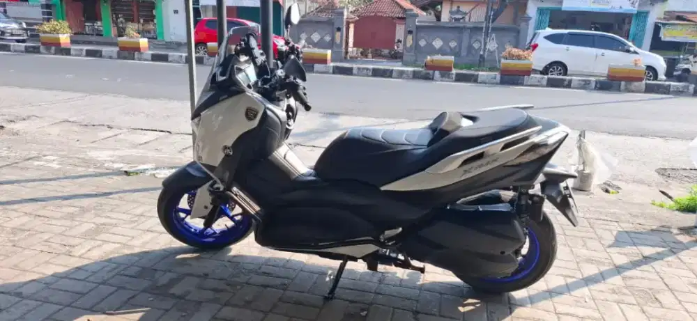YAMAHA XMAX 2108