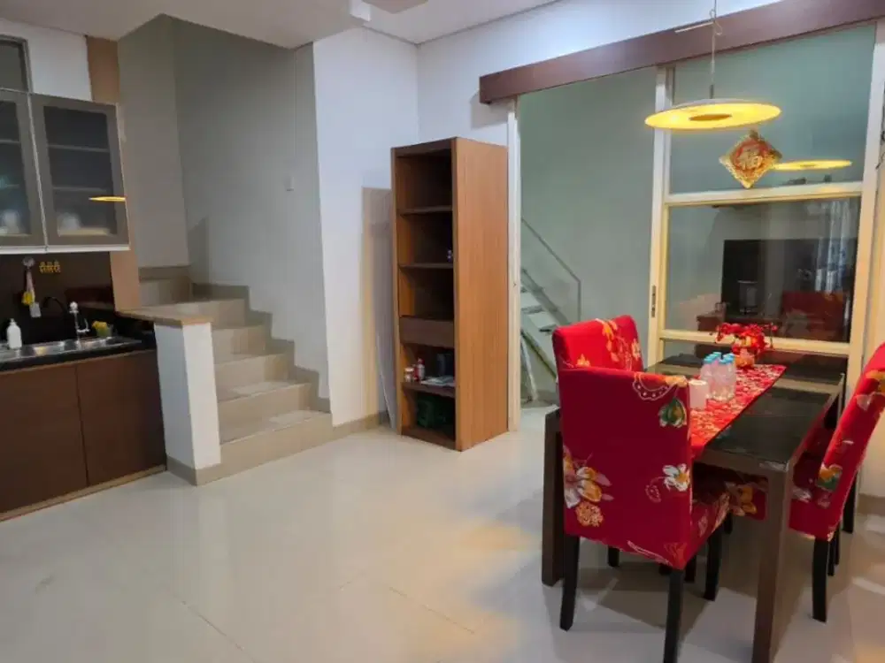 DIJUAL RUMAH STRATEGIS DEKAT SEKOLAH, MALL, TOL di PANTAI INDAH KAPUK, JAKARTA UTARA