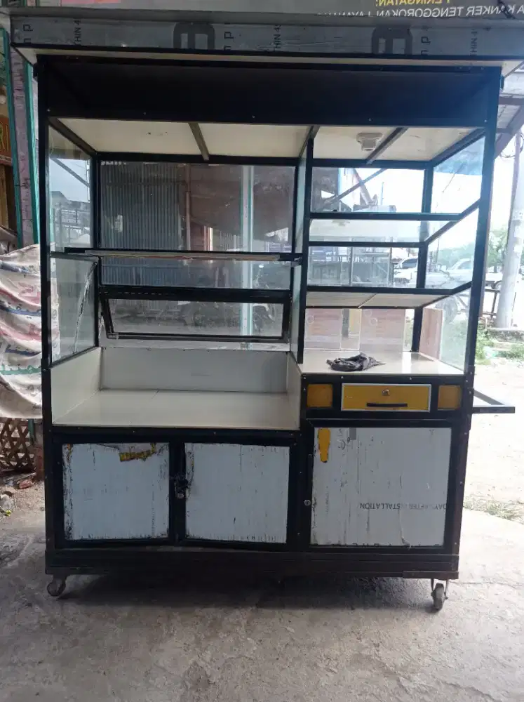 Staling second bekas jualan Risol