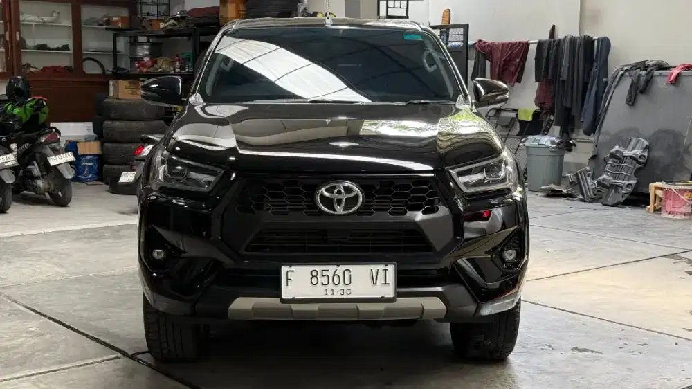 HILUX 2.4 V DC MATIC 2025